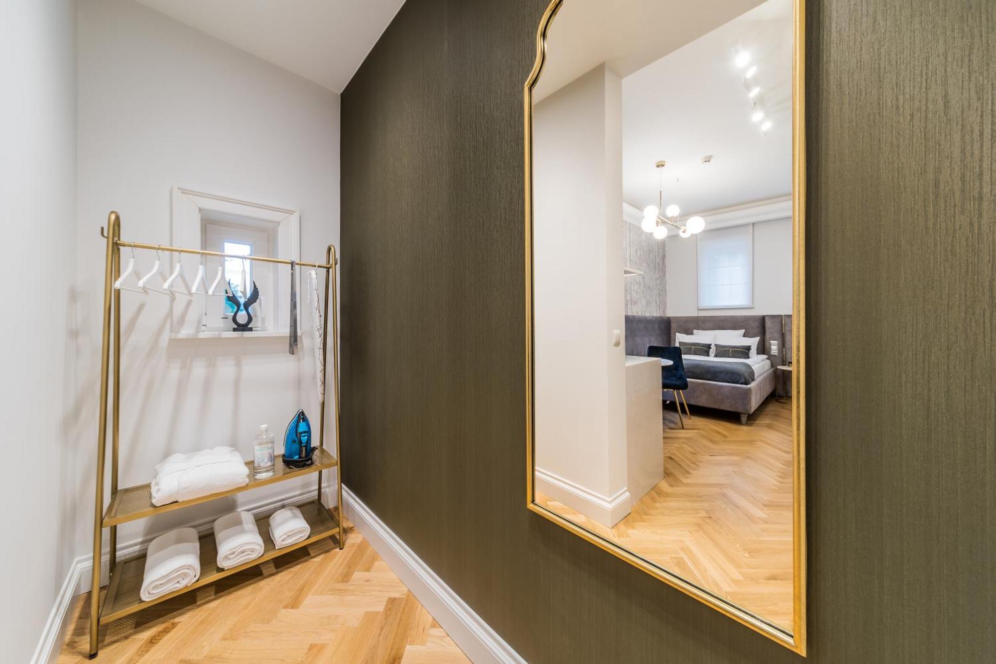 H Aparthotel Ełk Habitación foto